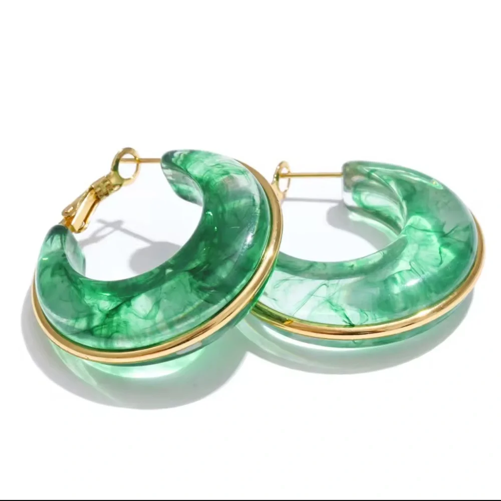 Elegant Tortoise Shell Gold Hoop Earrings Green earrings - Picture 4 of 9